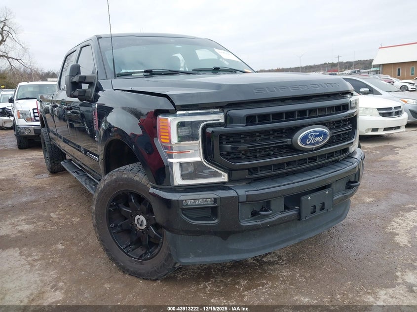 2022 FORD F-350 LARIAT