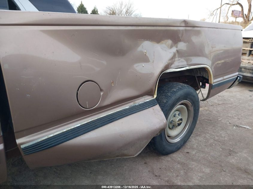 1995 Chevrolet Gmt-400 C2500 VIN: 1GCFC24K2SZ215502 Lot: 43913286