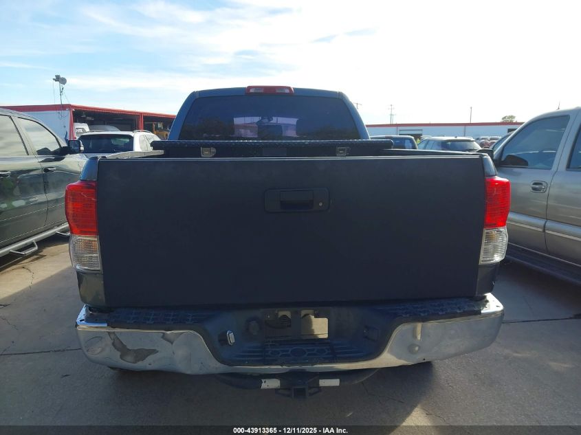2008 Toyota Tundra Base 5.7L V8 VIN: 5TFRV54158X042840 Lot: 43913365