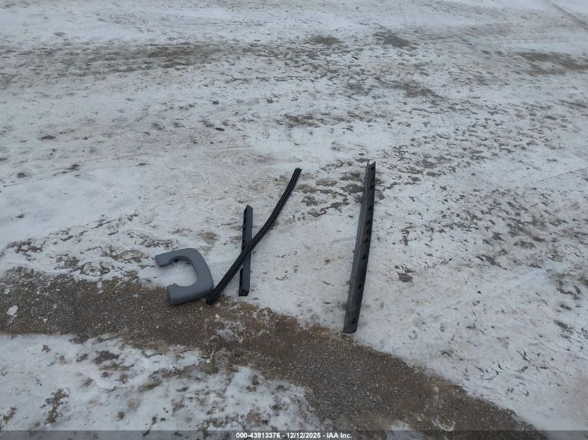 2000 Ford F-150 Lariat/Xl/Xlt VIN: 1FTRX07L4YKB17454 Lot: 43913376