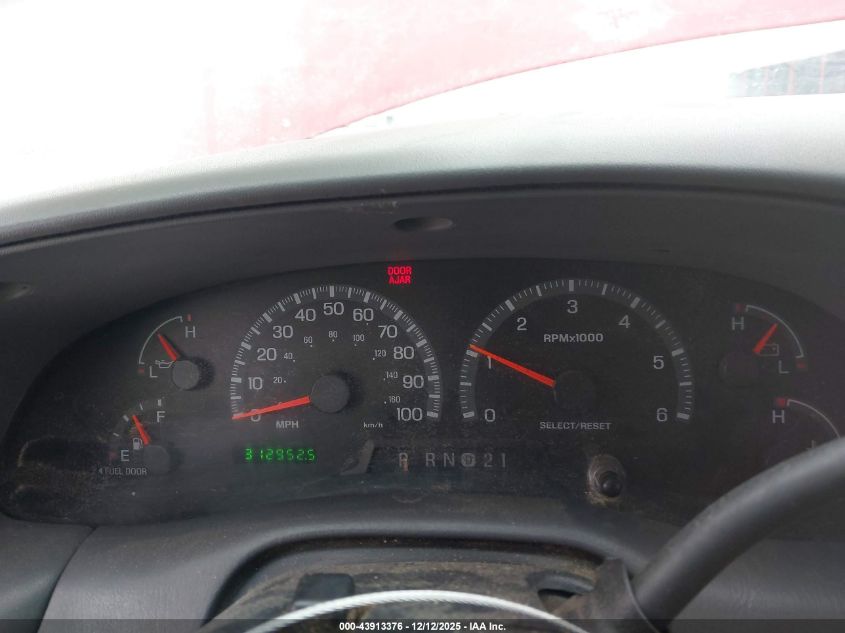 2000 Ford F-150 Lariat/Xl/Xlt VIN: 1FTRX07L4YKB17454 Lot: 43913376