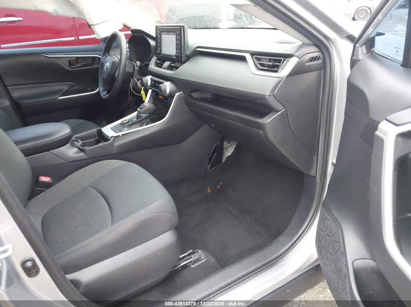VIN 4T3MWRFV0MU041155 2021 TOYOTA RAV4 HYBRID LE