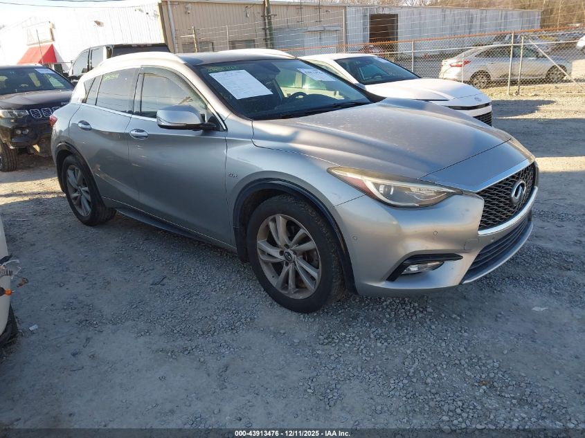 INFINITI QX30 PREMIUM