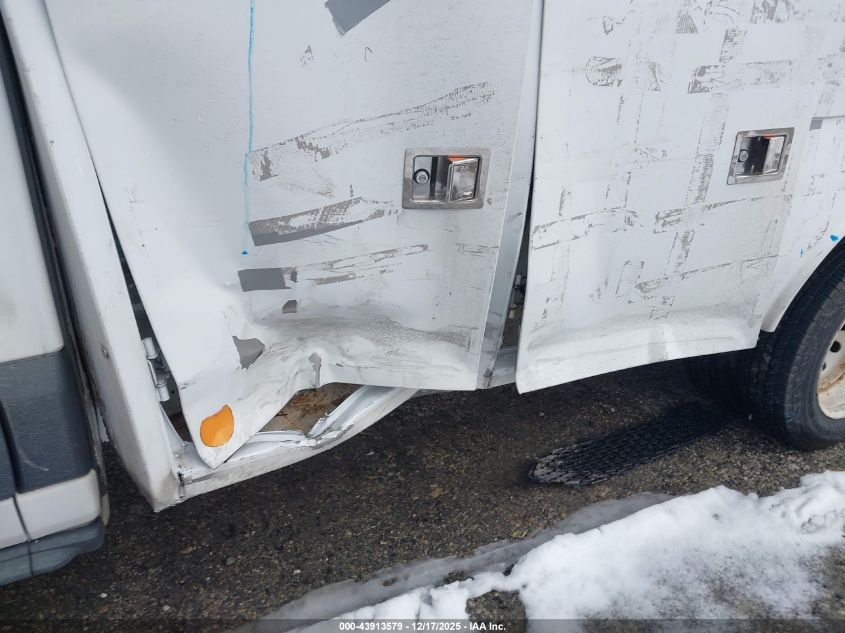 2015 Ford Transit-350 Cutaway VIN: 1FDBF6PM2FKA95687 Lot: 43913579