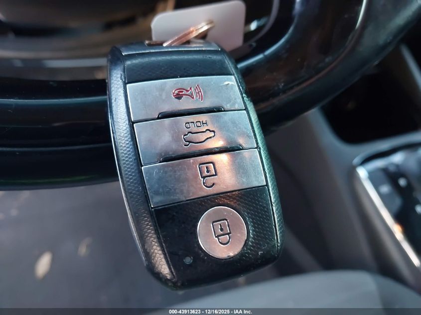 2017 Kia Forte S VIN: 3KPFL4A7XHE153914 Lot: 43913623