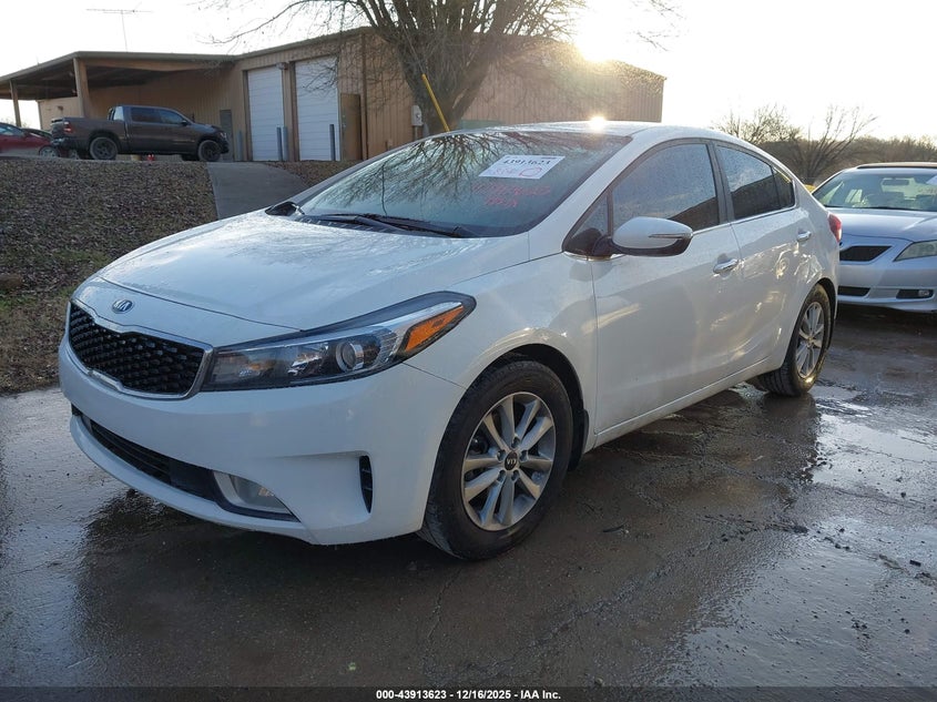3KPFL4A7XHE153914 2017 KIA FORTE photo no. 2