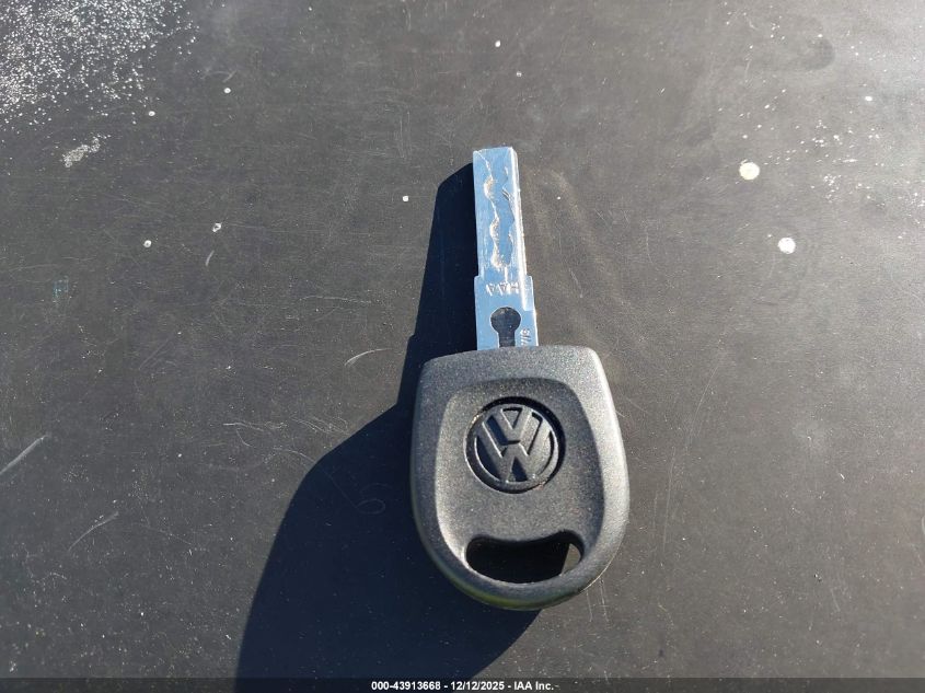 2004 Volkswagen New Beetle Gl VIN: 3VWBK31C24M409369 Lot: 43913668