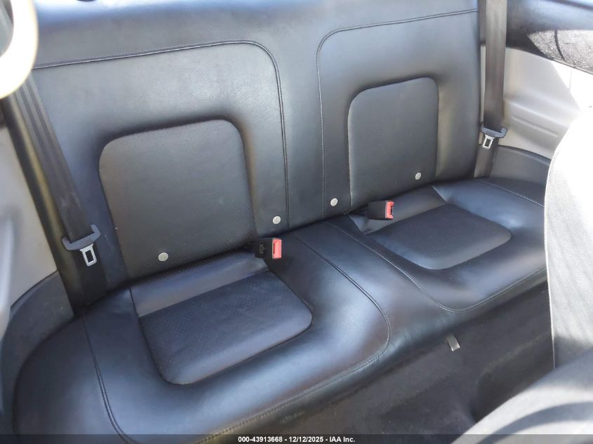 2004 Volkswagen New Beetle Gl VIN: 3VWBK31C24M409369 Lot: 43913668