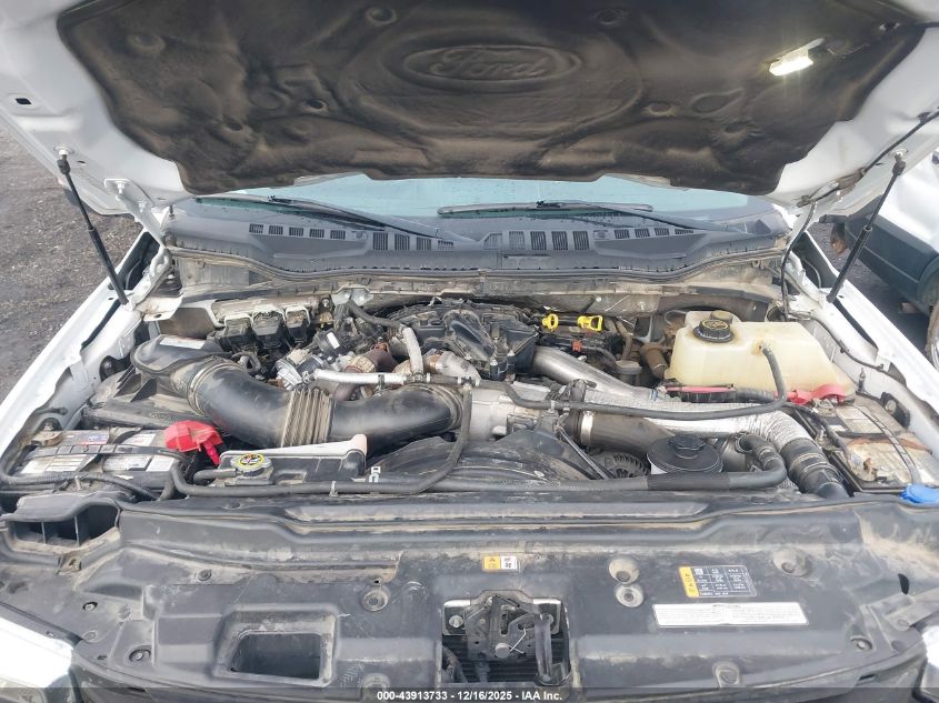 2018 Ford F-350 Chassis Xlt VIN: 1FD8W3HT2JEC60840 Lot: 43913733