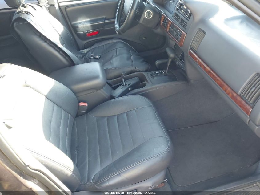 1998 Jeep Grand Cherokee Laredo VIN: 1J4GZ58S6WC174163 Lot: 43913750