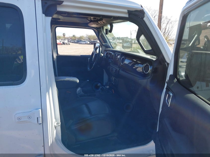 2022 Jeep Wrangler Unlimited Sahara Altitude 4X4