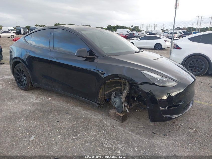 Vin: 7saygded4sa367652, lot: 44409387, tesla model y long range dual motor rear-wheel drive 2025 img_1