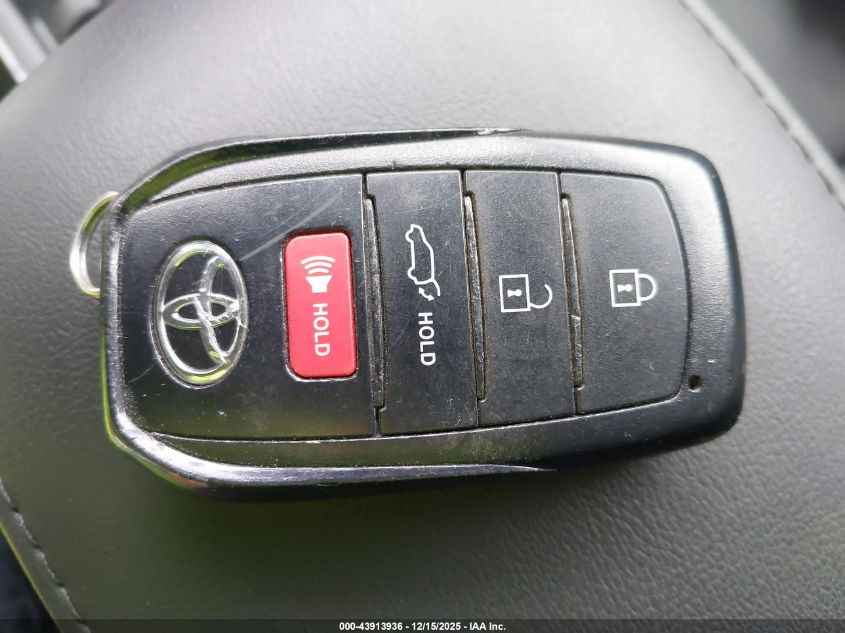 2025 Toyota Corolla Cross Xle VIN: 7MUDAABG7SV123136 Lot: 43913936