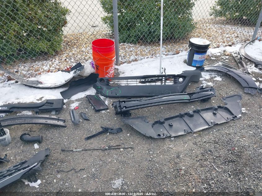 2025 Toyota Corolla Cross Xle VIN: 7MUDAABG7SV123136 Lot: 43913936