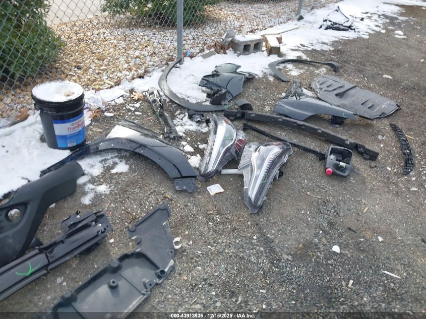 2025 Toyota Corolla Cross Xle VIN: 7MUDAABG7SV123136 Lot: 43913936