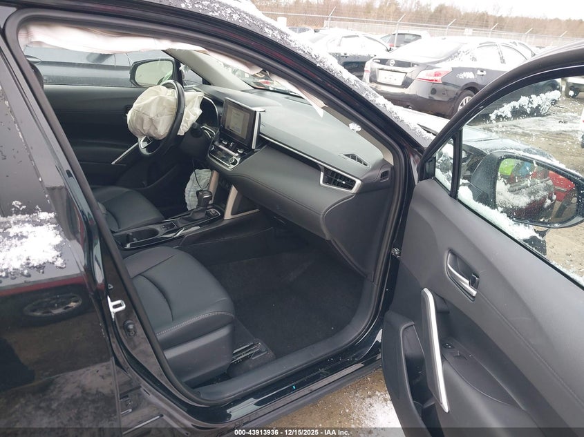 2025 Toyota Corolla Cross Xle