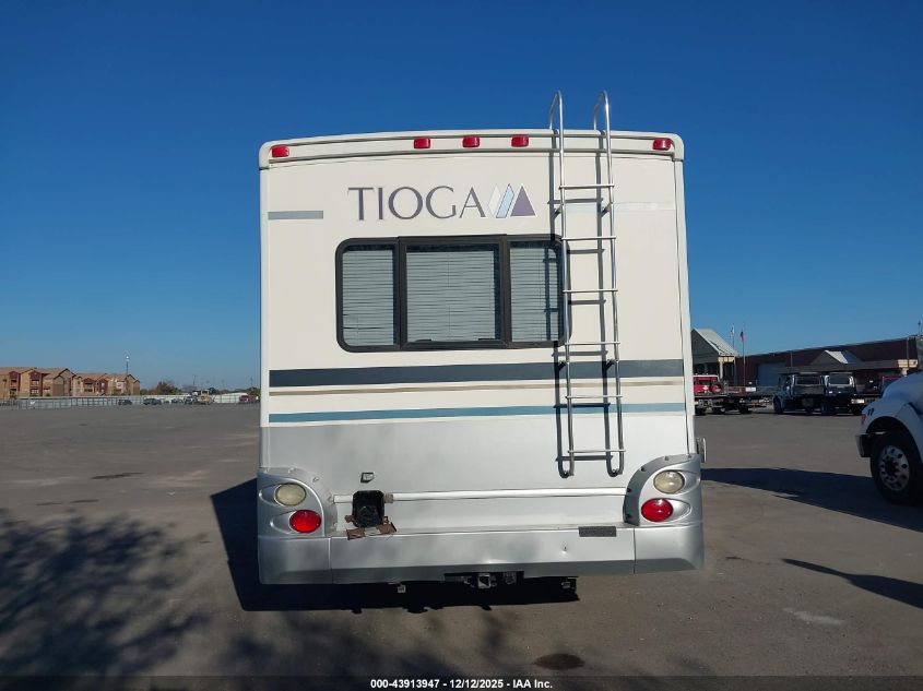 2005 Ford E-450 Cutaway VIN: 1FDXE45S25HA59489 Lot: 43913947