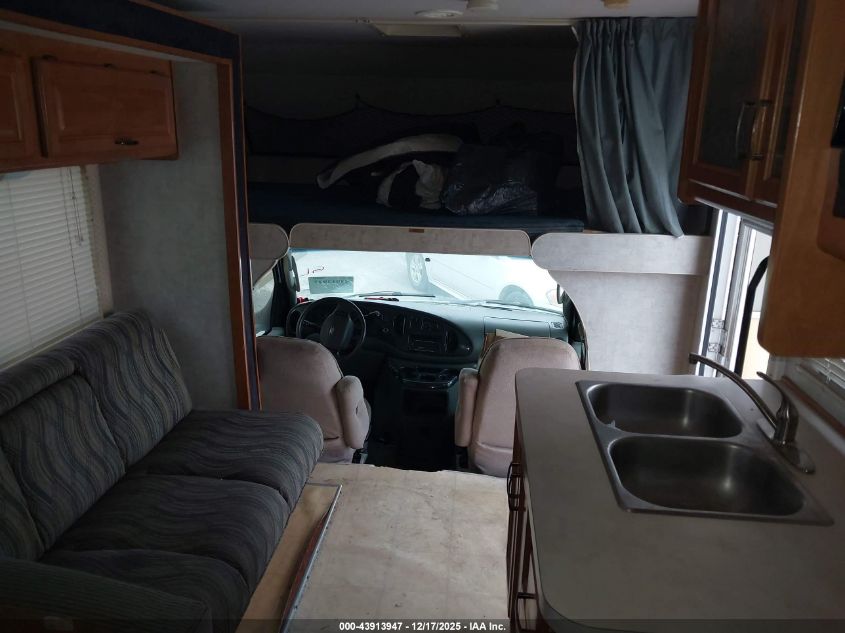 2005 Ford E-450 Cutaway VIN: 1FDXE45S25HA59489 Lot: 43913947