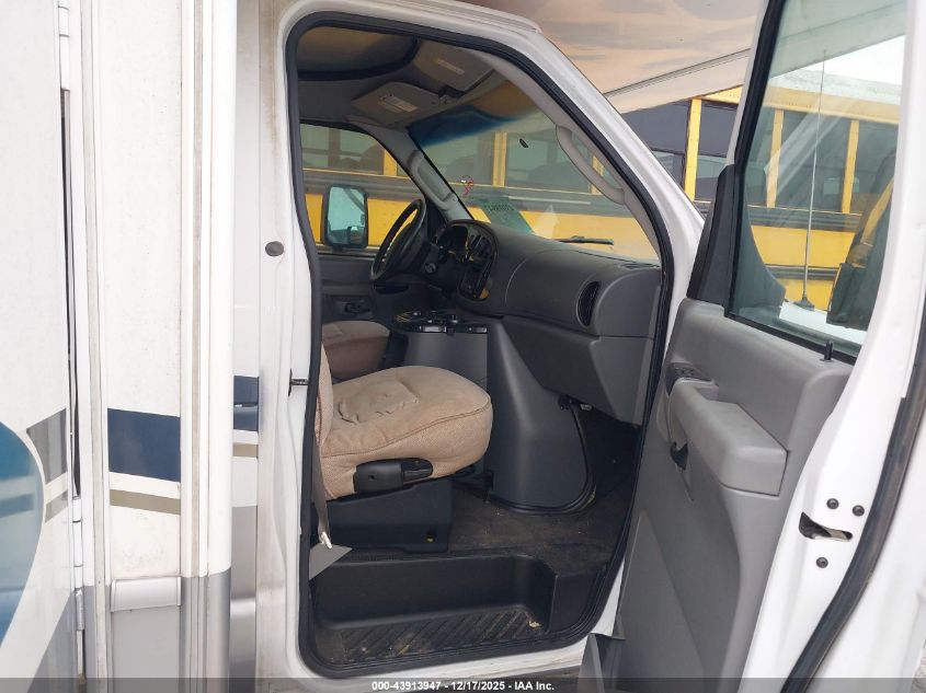 2005 Ford E-450 Cutaway VIN: 1FDXE45S25HA59489 Lot: 43913947