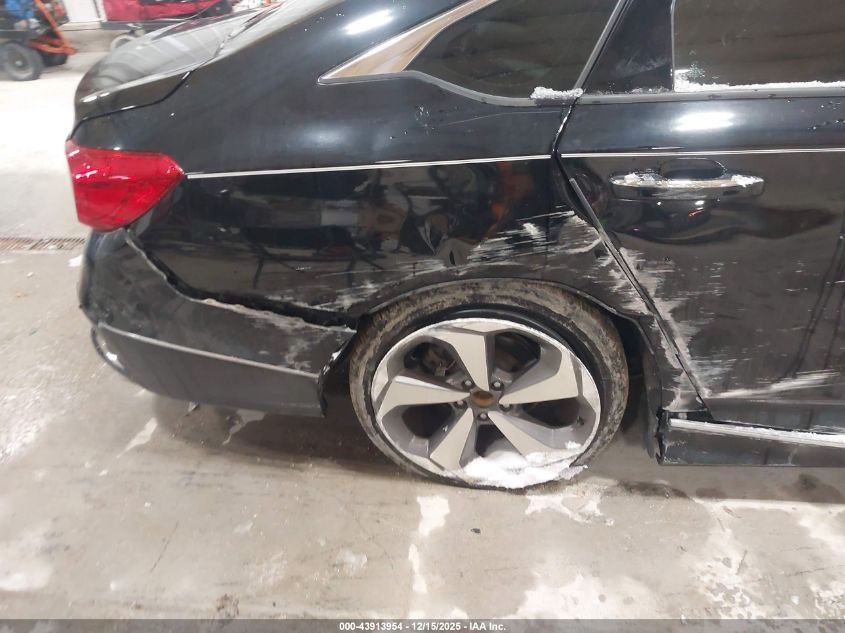 2018 Honda Accord Touring 2.0T VIN: 1HGCV2F99JA004478 Lot: 43913954