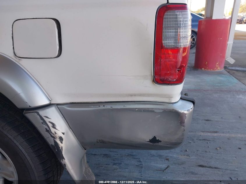 2000 Toyota 4Runner Limited V6 VIN: JT3GN87R1Y0165817 Lot: 43913966