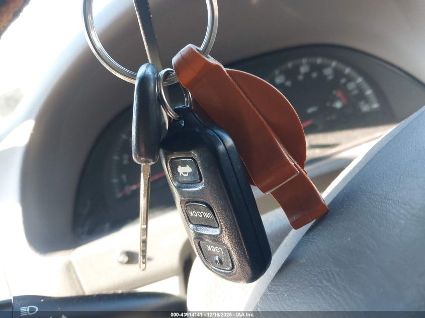 2004 Toyota Camry Le VIN: JTDBE32K140248404 Lot: 43914141