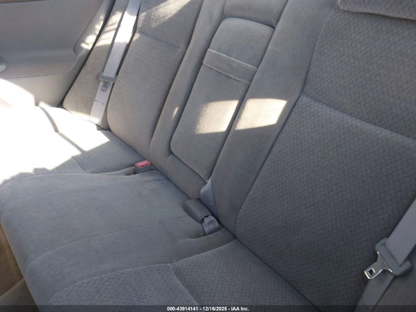 2004 Toyota Camry Le VIN: JTDBE32K140248404 Lot: 43914141