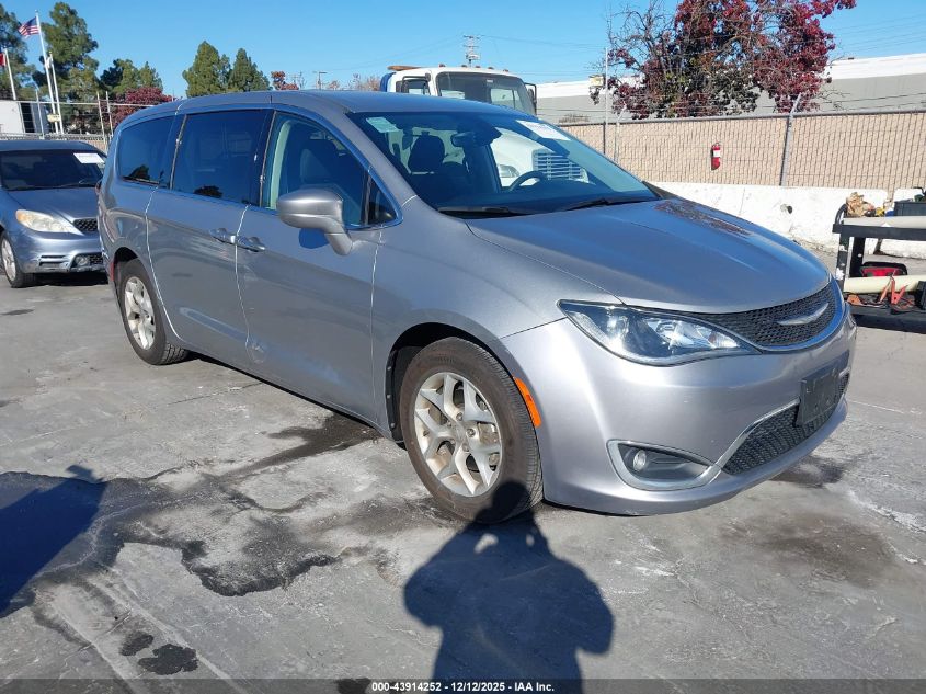 CHRYSLER PACIFICA TOURING PLUS