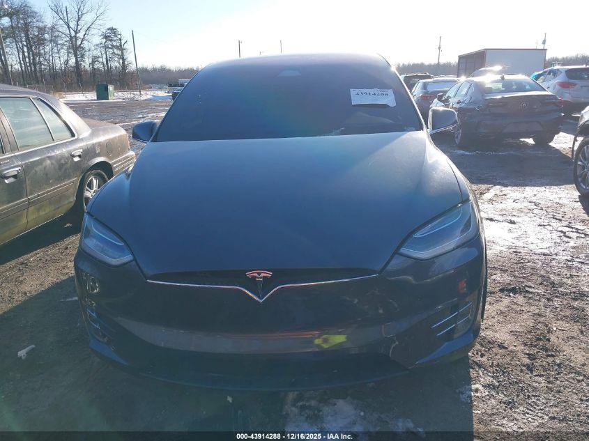2018 Tesla Model X 100D/75D/P100D VIN: 5YJXCAE27JF118247 Lot: 43914288