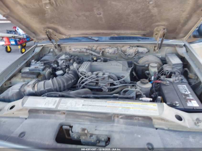 2000 Mercury Mountaineer VIN: 4M2ZU86PXYUJ10650 Lot: 43914307