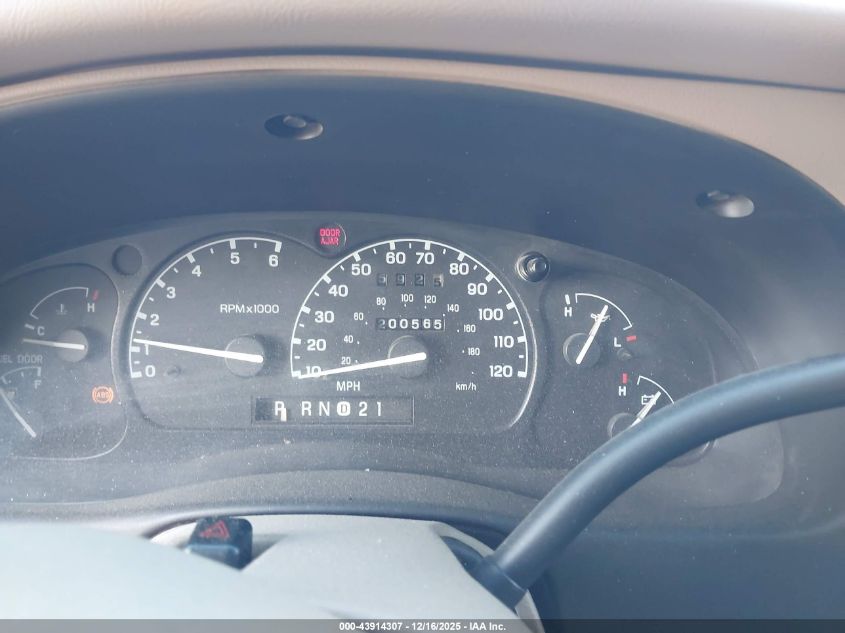 2000 Mercury Mountaineer VIN: 4M2ZU86PXYUJ10650 Lot: 43914307