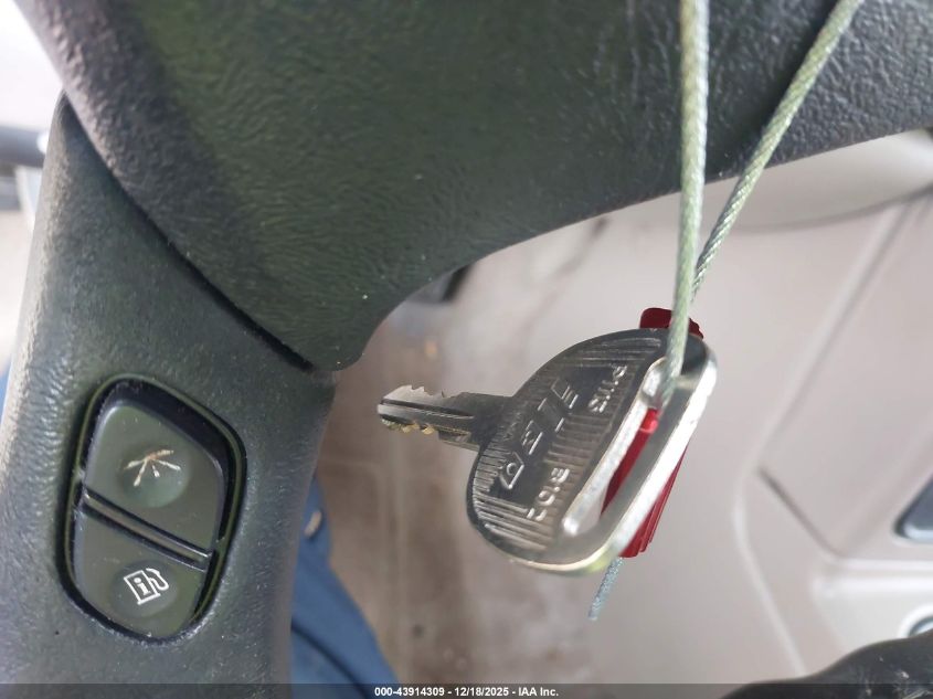 2005 Chevrolet Tahoe Z71 VIN: 1GNEK13T75R147437 Lot: 43914309