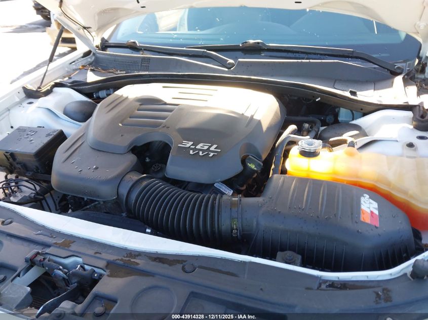 2016 Chrysler 300C VIN: 2C3CCAEG1GH260904 Lot: 43914328