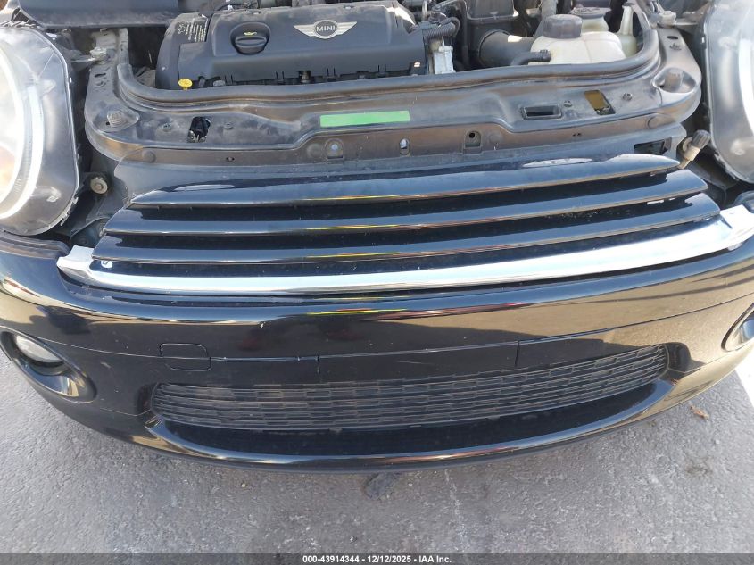 2011 Mini Cooper VIN: WMWSU3C5XBT092030 Lot: 43914344