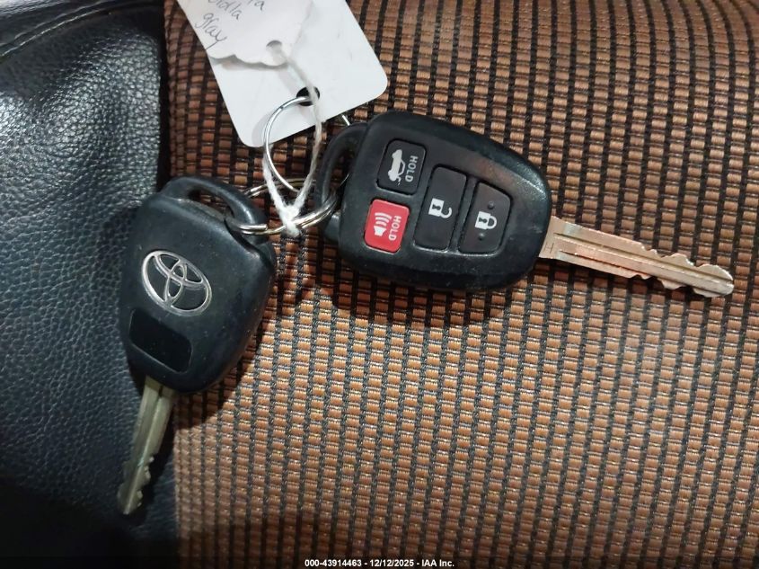 2015 Toyota Corolla S Plus VIN: 5YFBURHEXFP294619 Lot: 43914463