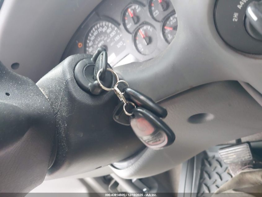 2005 Chevrolet Trailblazer Ls VIN: 1GNDT13S352346316 Lot: 43914505