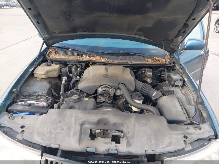 2001 Lincoln Town Car Signature VIN: 1LNHM82W71Y640373 Lot: 43914701