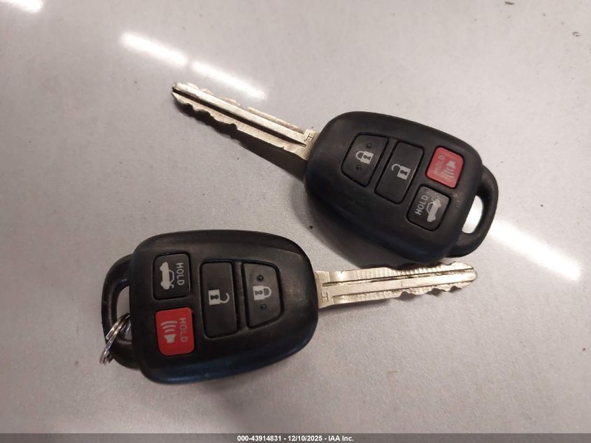 2014 Toyota Corolla Le VIN: 5YFBURHE4EP050558 Lot: 43914831