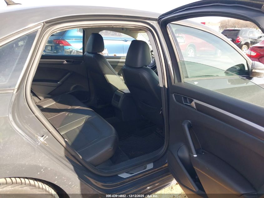 2018 Volkswagen Passat 2.0T R-Line/2.0T S VIN: 1VWAA7A36JC018812 Lot: 43914882