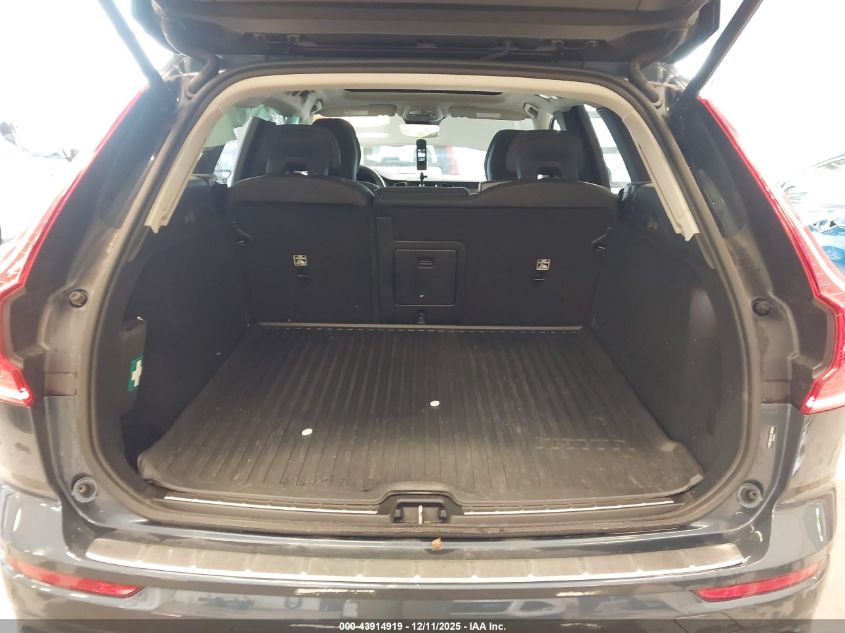 2025 Volvo Xc60 B5 Plus VIN: YV4M12RC1S1103980 Lot: 43914919