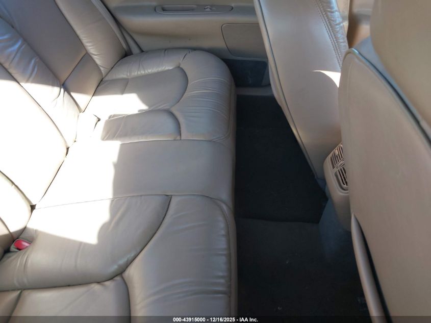 1998 Lincoln Continental VIN: 1LNFM97V2WY738067 Lot: 43915000