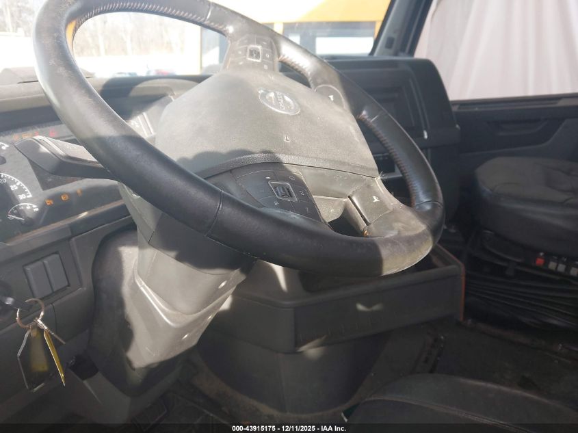 2021 Volvo Vnl VIN: 4V4NC9EH3MN266299 Lot: 43915175