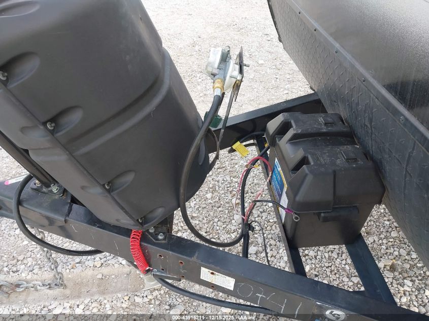 2018 Forest River Travel Trailer VIN: 4X4TRPT15JL020741 Lot: 43915211