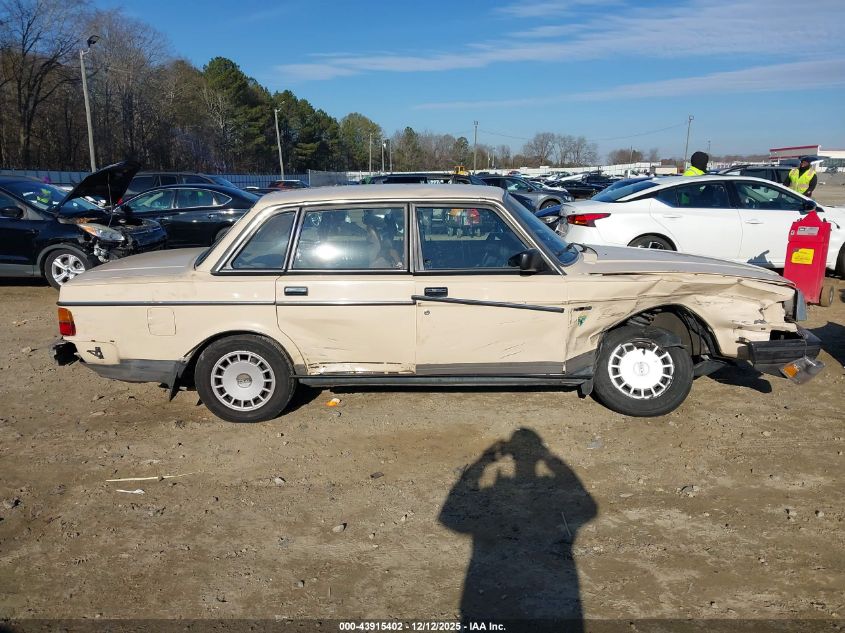 1987 Volvo 244 Dl/Gl VIN: YV1AX8840H1232586 Lot: 43915402