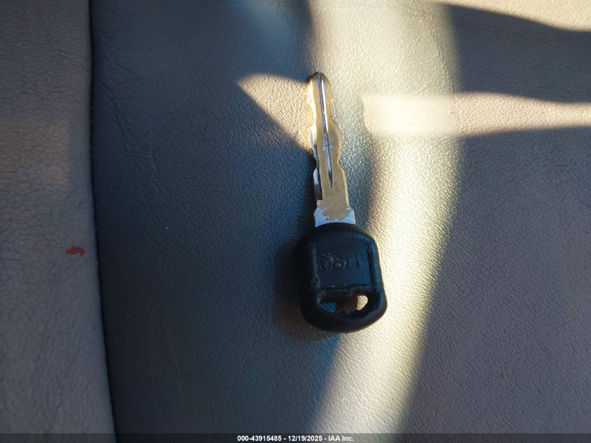 2005 GMC Envoy Slt VIN: 1GKDT13S652307779 Lot: 43915485