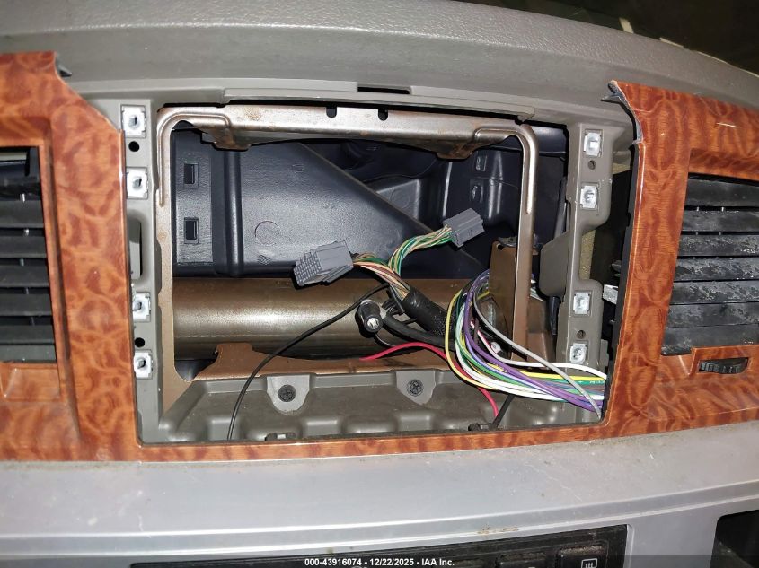 2007 Dodge Ram 1500 Laramie VIN: 1D3HU18247J576916 Lot: 43916074