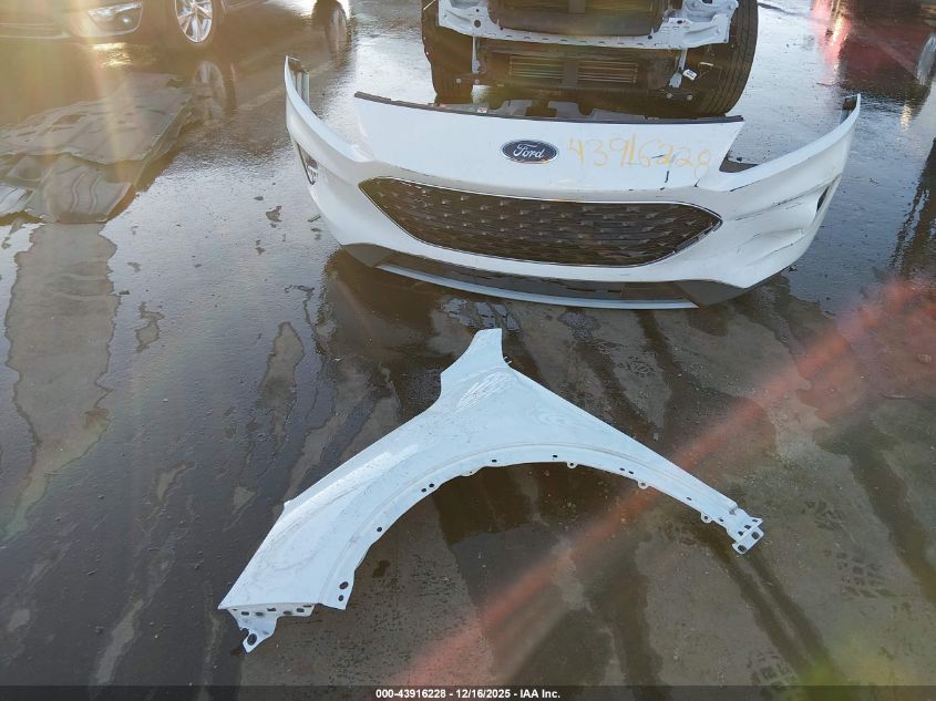 2022 Ford Escape Sel VIN: 1FMCU0H68NUB13653 Lot: 43916228