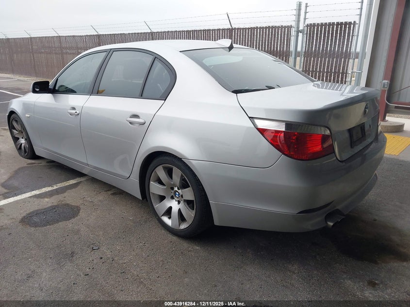 WBANA73544B063404 2004 BMW 5ER photo no. 3