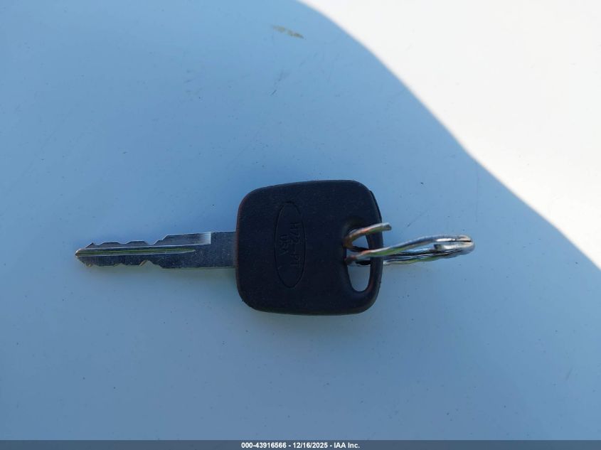 2000 Ford F-150 Lariat/Work Series/Xl/Xlt VIN: 1FTRX17W8YKA37073 Lot: 43916566