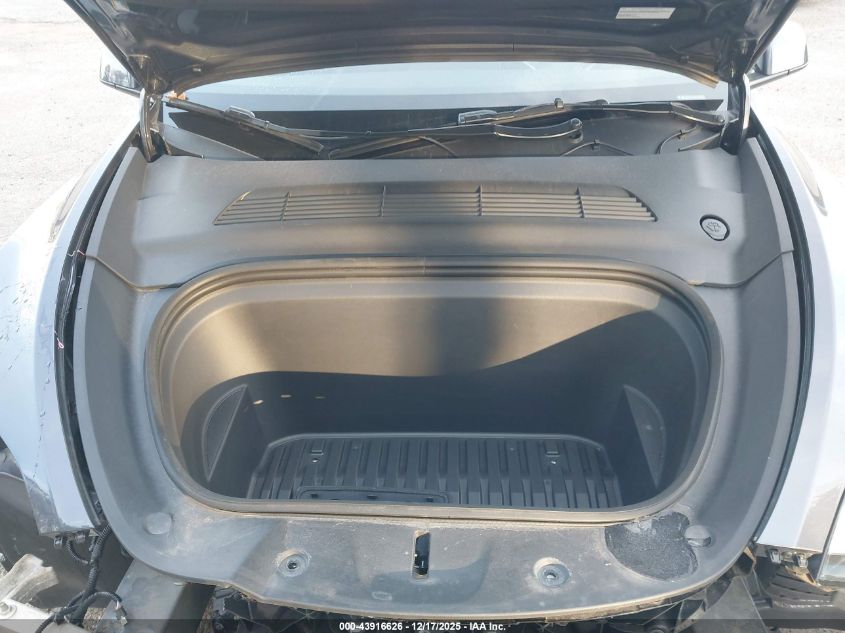 2023 Tesla Model Y Awd/Long Range Dual Motor All-Wheel Drive VIN: 7SAYGDEE5PA125274 Lot: 43916626